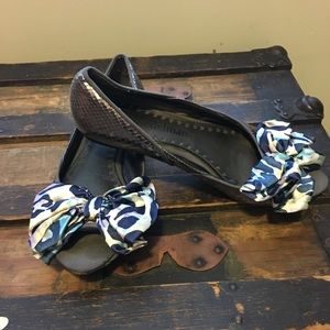 Libby Edelman bow flats